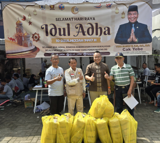 Momen Idul Adha, Ketua Komisi A DPRD Surabaya Yona Bagus Widyatmoko Salurkan 41 Hewan Kurban Tepat Sasaran