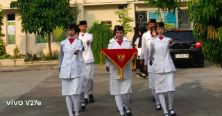 Hari Lahir Pancasila, Siswa MAN 2 Karawang Dipercaya Kawal Bendera Upacara di Kemenag, H.Munawar Jadi Pembina