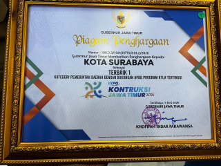 Pemkot Surabaya Raih Penghargaan Terbaik I Program Rutilahu di Jawa Timur