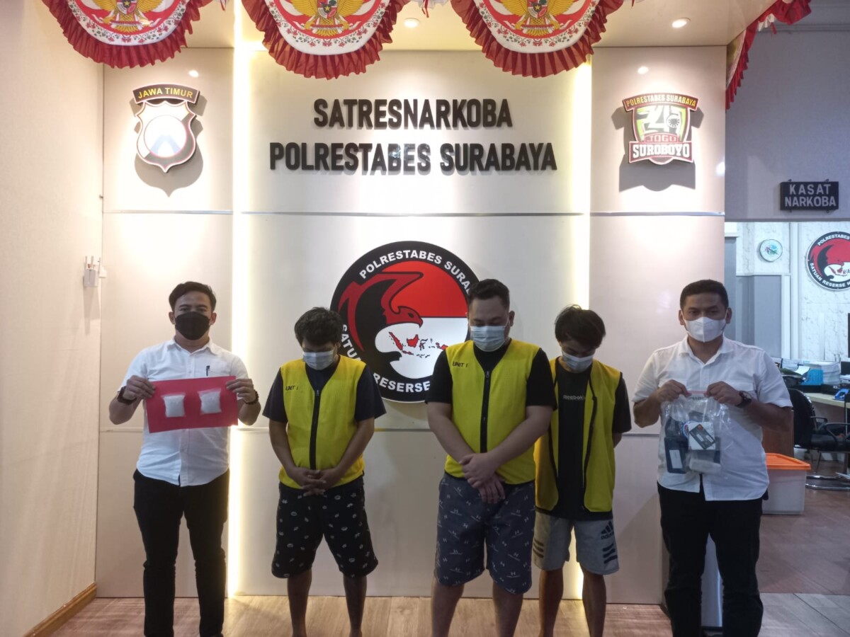 Karena Jual Sabu Tiga Orang Sekaligus Ditangkap Satreskoba Polrestabes Surabaya