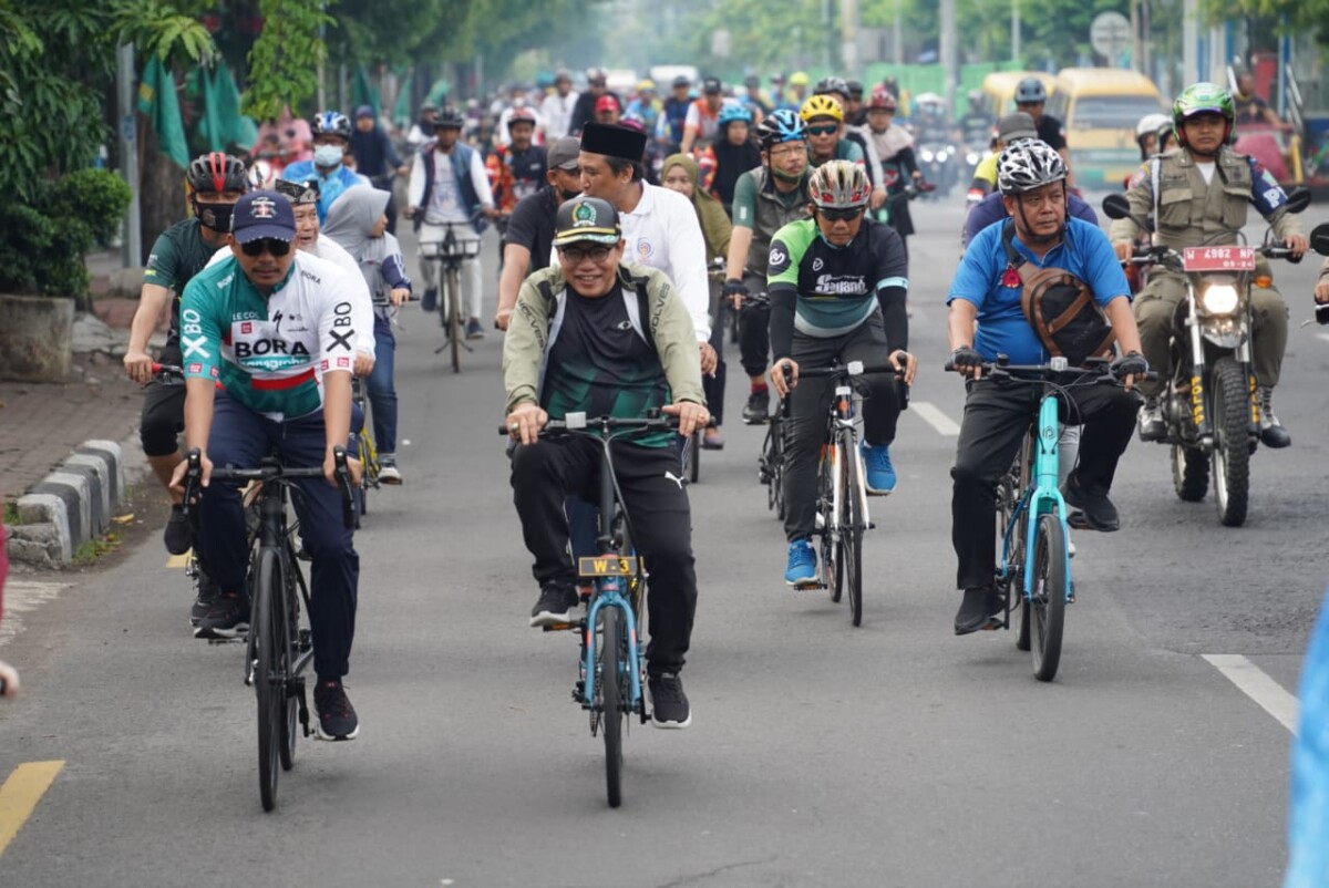 Gus Muhdlor Meriahkan Pra Muktamar ke 48 Muhammadiyah Dengan Gowes Bersama Masyarakat