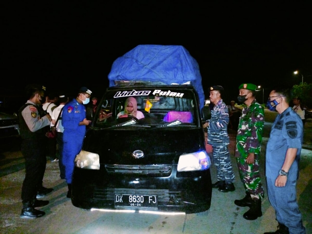 Sukseskan KTT G20 Personel Gabungan Polres Situbondo Pertebal Pengamanan di Pelabuhan Jangkar