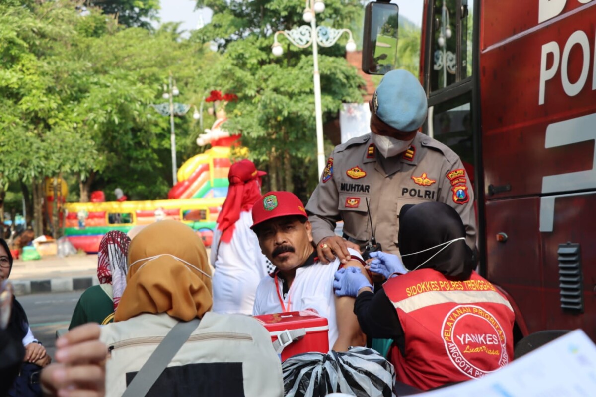 Polres Trenggalek Kerahkan Bus Vaksinasi Cegah Merebaknya Covid-19