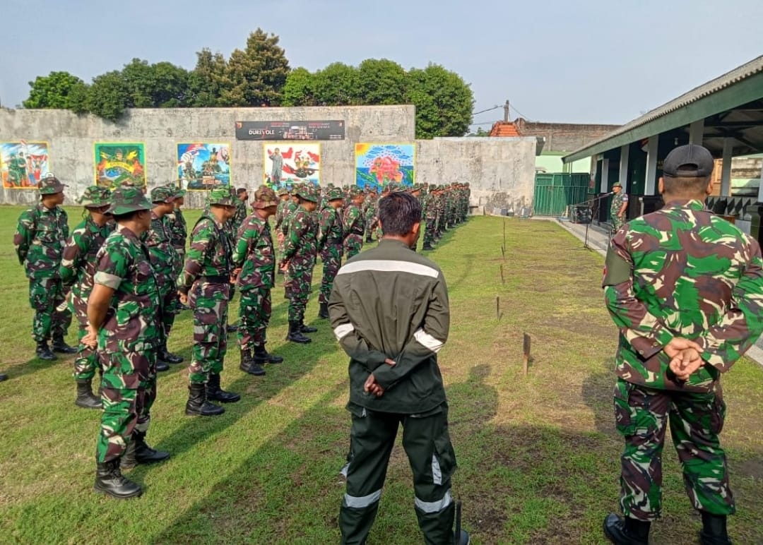 Asah Keterampilan Prajurit, Kodim Surabaya Utara Gelar Latihan Menembak