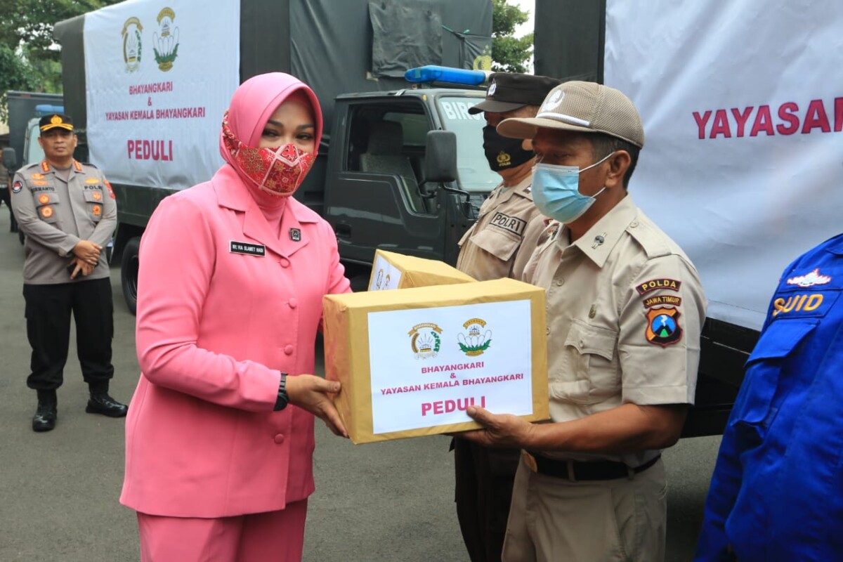 Peduli Bencana Alam, Polda Jatim dan Kemala Bhayangkari Salurkan Bansos ke Korban Gempa Cianjur