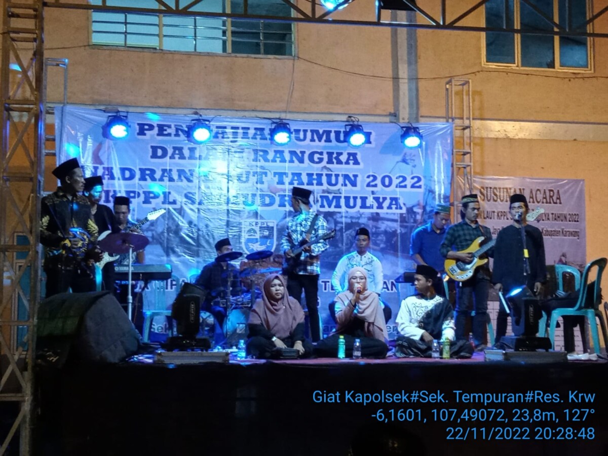 Kapolsek Tempuran Polres Karawang menghadiri Pengajian Umum dalam Rangka Nadran Laut Koperasi Produktif Perikanan Laut (KPPL) Samudra Mulya Desa Ciparage Jaya