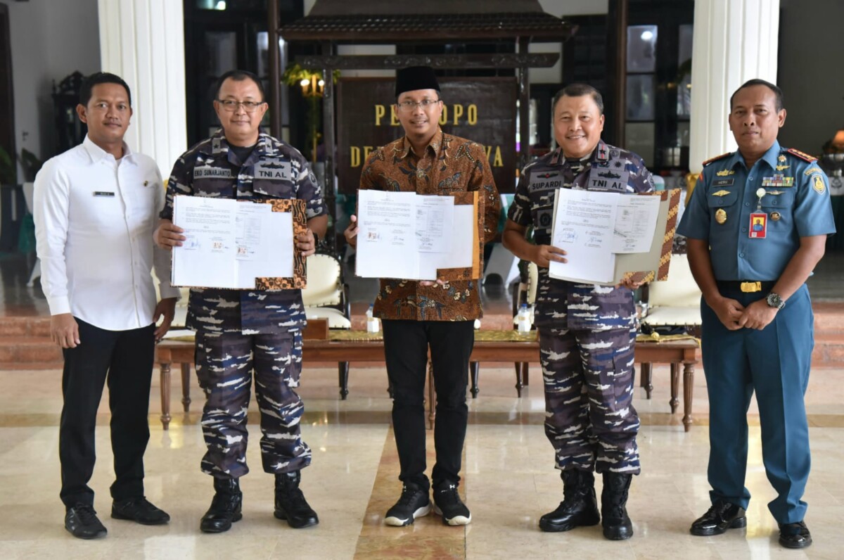 Pemkab dan TNI AL Tandatangani Perjanjian Kerjasama Pembangunan Taman Monumen Ilyushin 28 Juanda