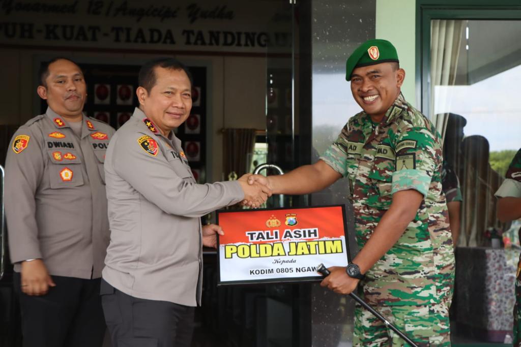 Soliditas Kapolda Jatim Kunjungi Markas Militer di Ngawi