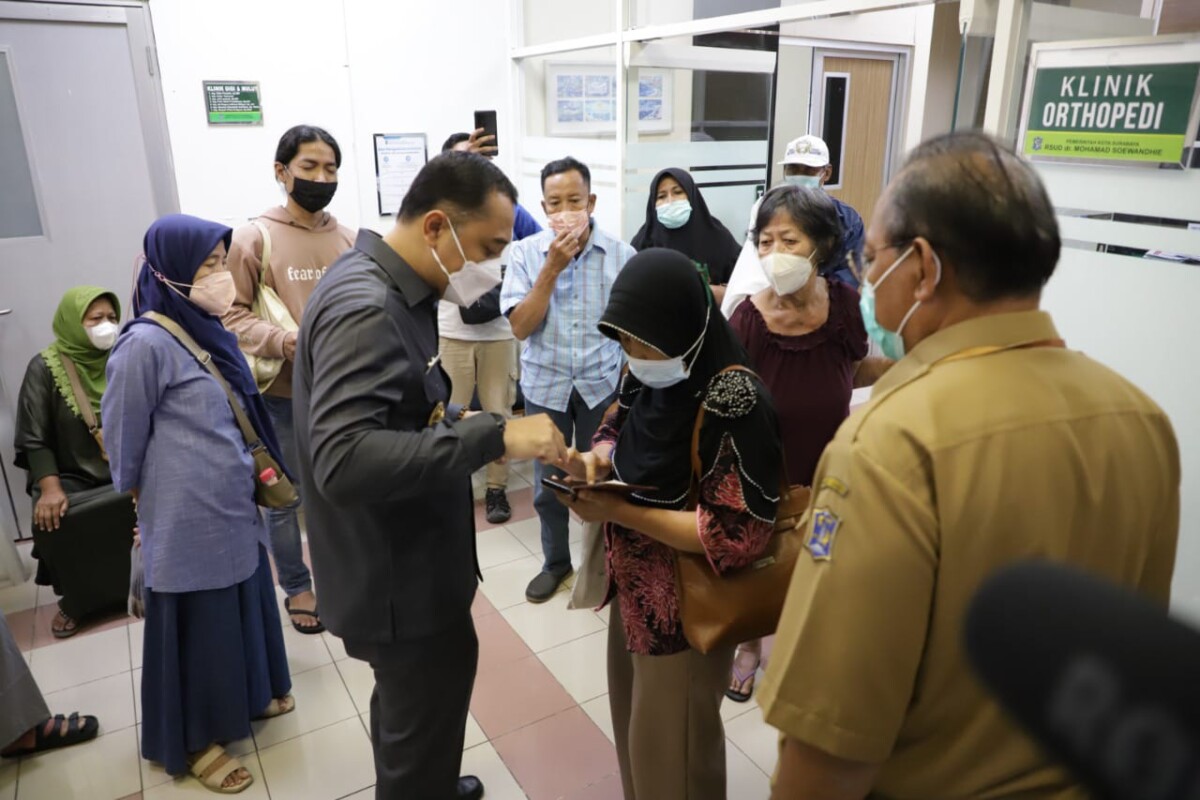 Setelah Sidak di RSUD Dr. Soewandhie, Wali Kota Eri Minta Pelayanan Kesehatan Berubah Total