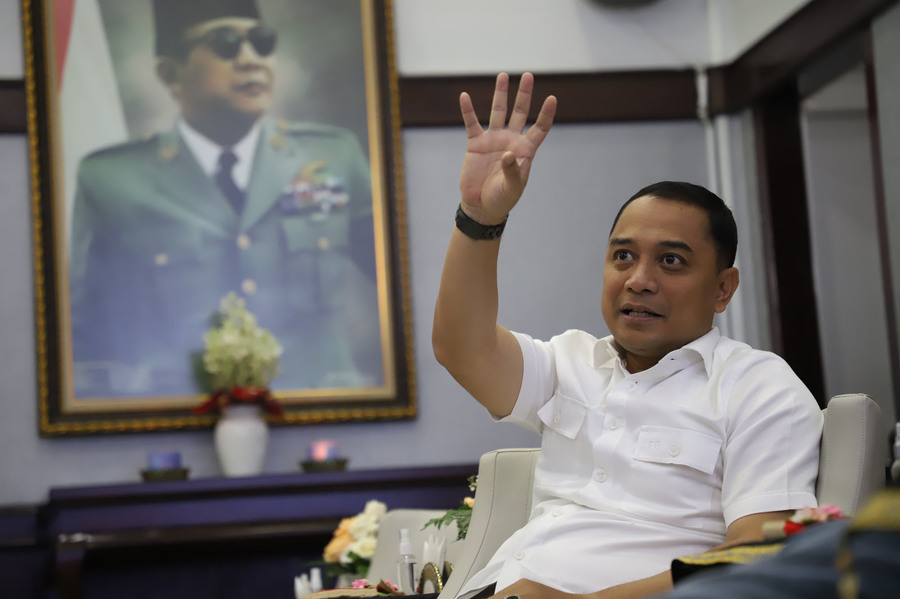 Siapkan Program "Surabaya Bergerak", Wali Kota Eri Cahyadi Ajak Warga Bersihkan Lingkungan