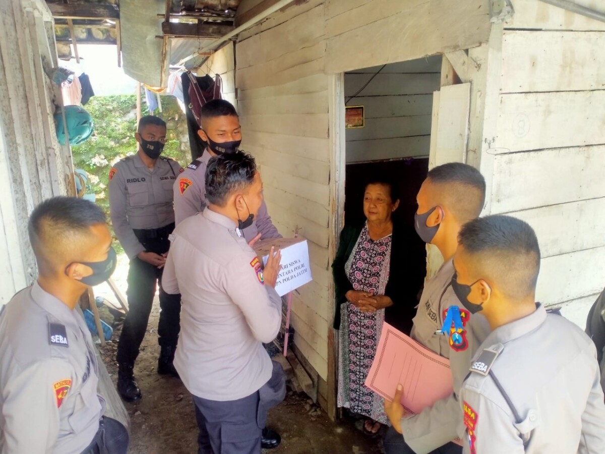 Kapolda Jatim Kunjungi Gerai Vaksin Presisi di GSN Pelabuhan Tanjung Perak