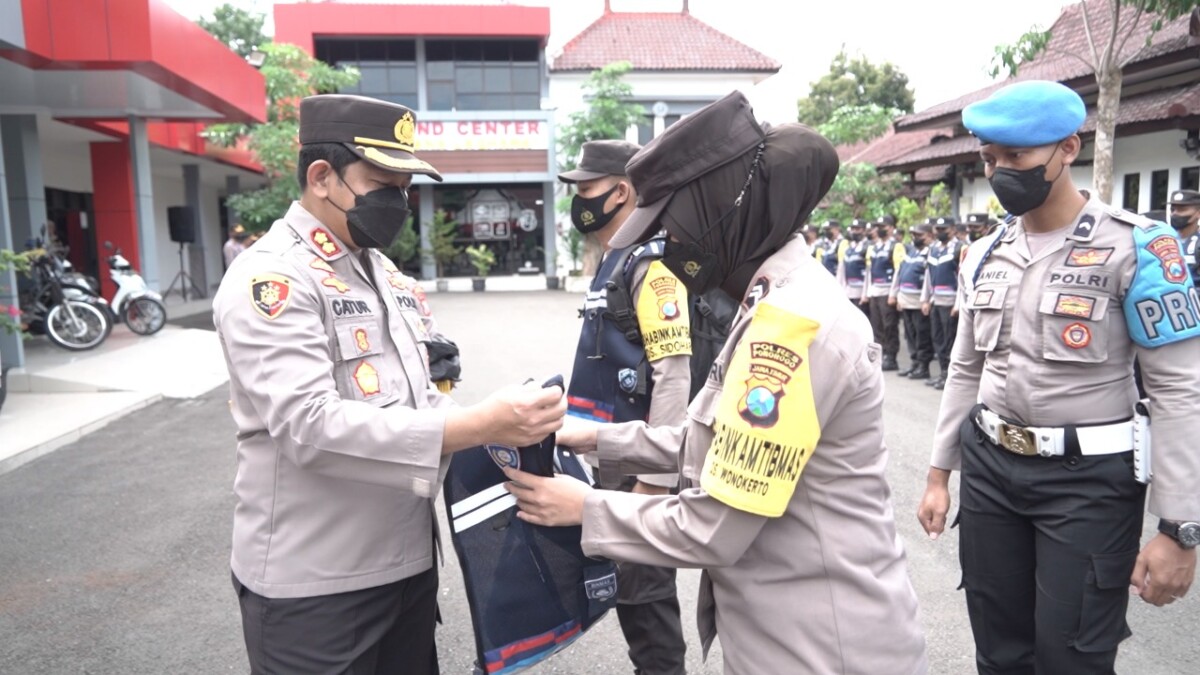 Tunjang Pelaksanaan Tugas di Lapangan, Pak Bhabin di Ponorogo Menerima Kaporlap