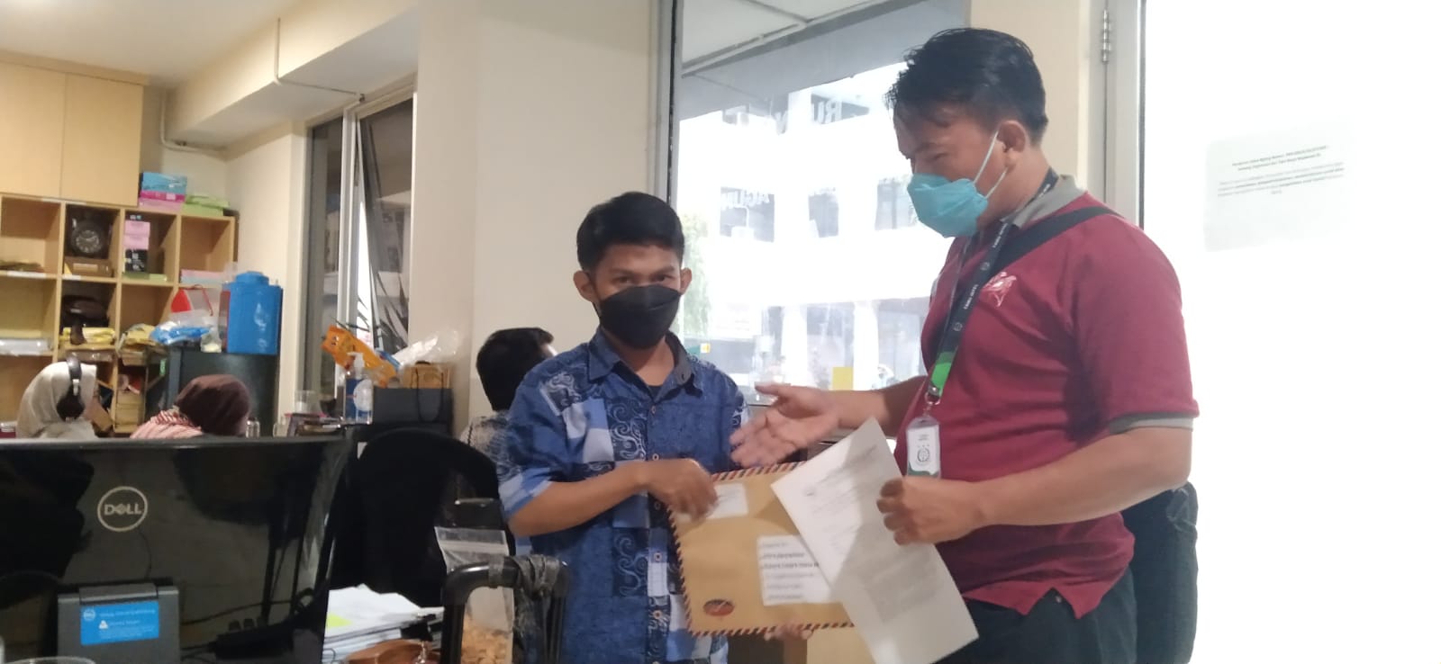Nyanyian Stelly Gandawidjaja Sebut Bupati Karawang Terima Uang 5 Miliar, Pancajihadi Al Panji Selaku Sekjen LSM Kompak Reformasi Mendatangi Gedung Kejaksaan Agu