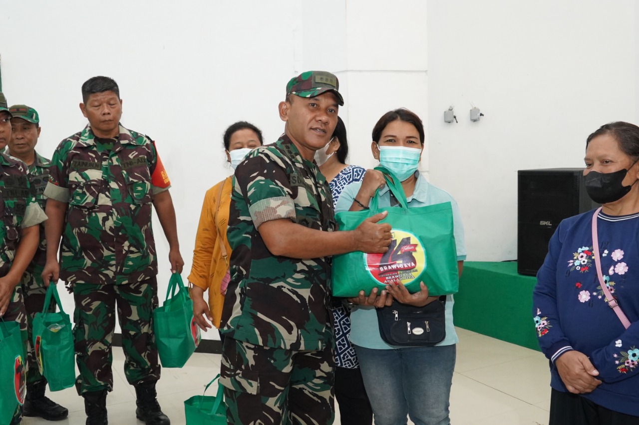 Kasrem 084/BJ Membuka Baksos Dalam Rangka HUT ke-74 Kodam V/Brawijaya dan Hari Juang TNI AD TA. 2022