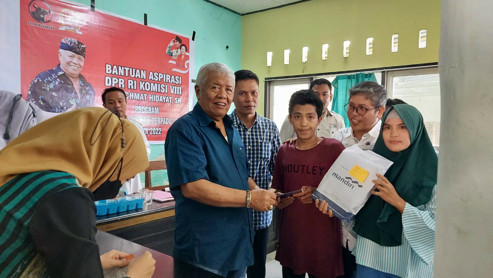 Lagi Rachmat Hidayat bantu 111 KK Warga Desa Lombok Timur peroleh Rumah Sejahtera Terpadu ( RST ) senilai 2,2 Milyard Kontan !