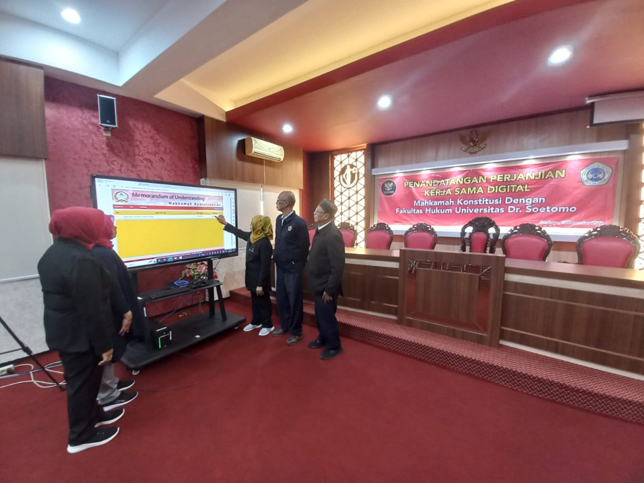 FH Unitomo Teken MoU Secara Digital Dengan MKRI