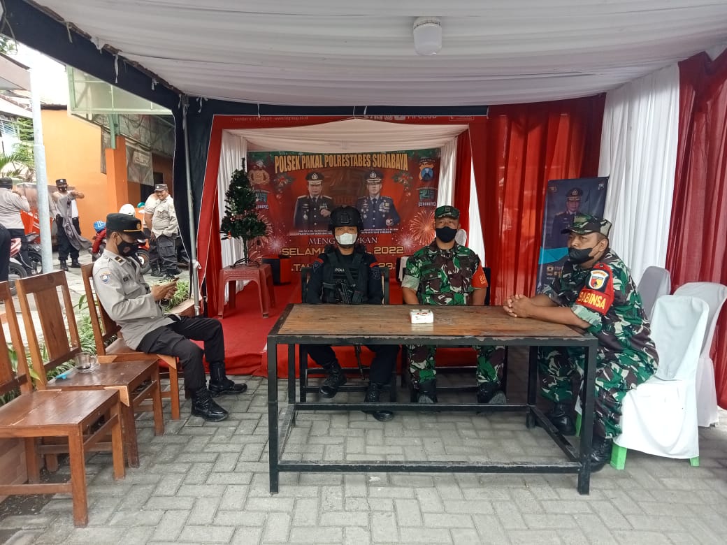 Bersama Stakeholder, Babinsa Koramil Benowo Lakukan Pengamanan Nataru di Wilayah
