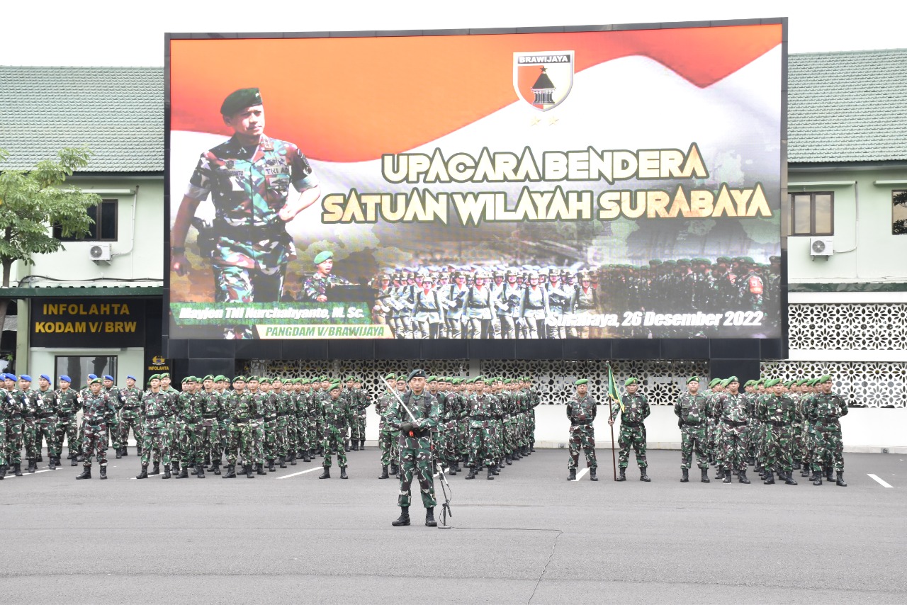 Personel Jajaran Korem 084/BJ Mengikuti Apel Gabungan di Kodam V/Brawijaya
