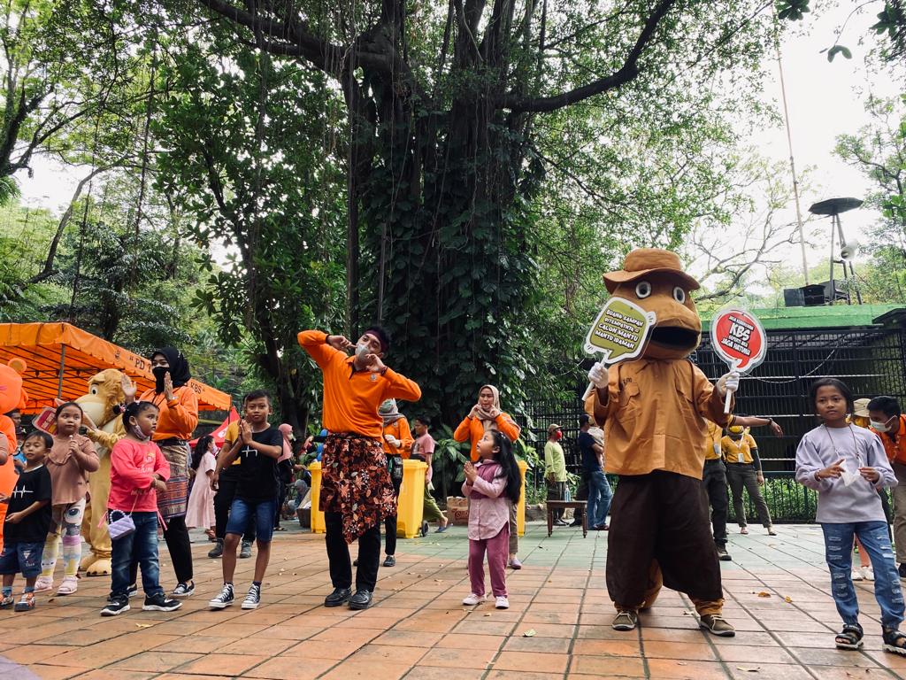 Natal dan Tahun Baru di Kebun Binatang Surabaya