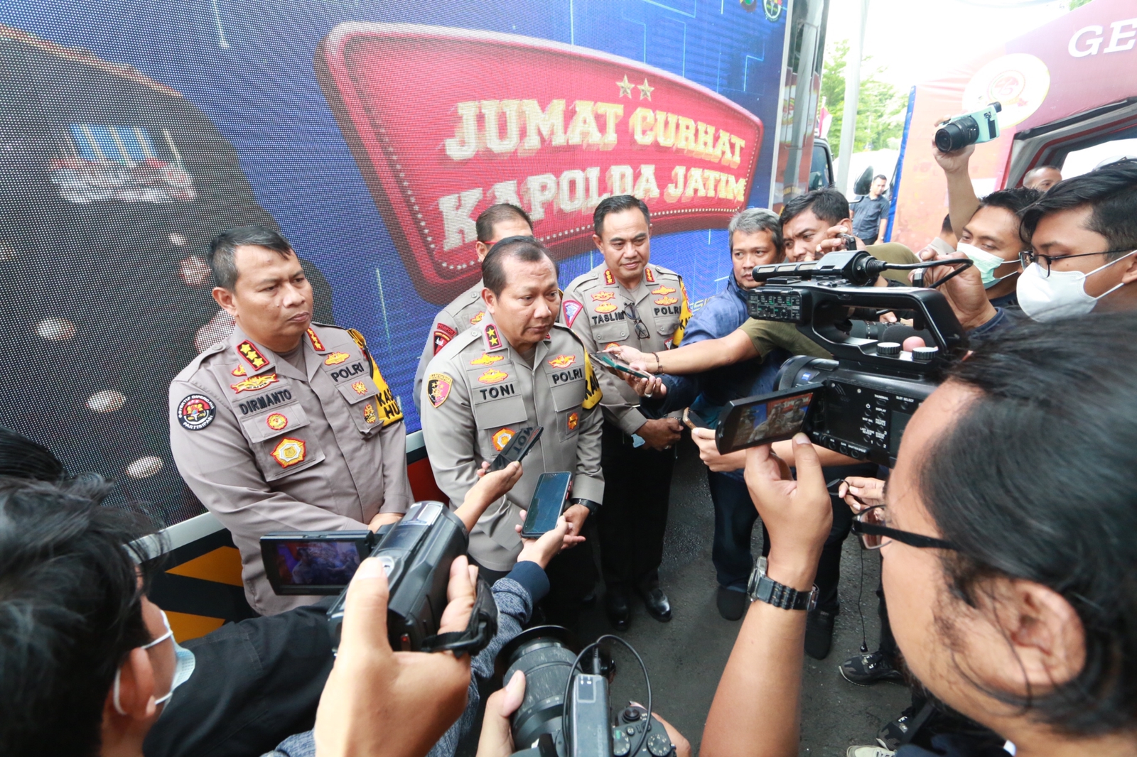 Lewat Program "Jumat Curhat" Cara Kapolda Jatim Saring Aspirasi Masyarakat