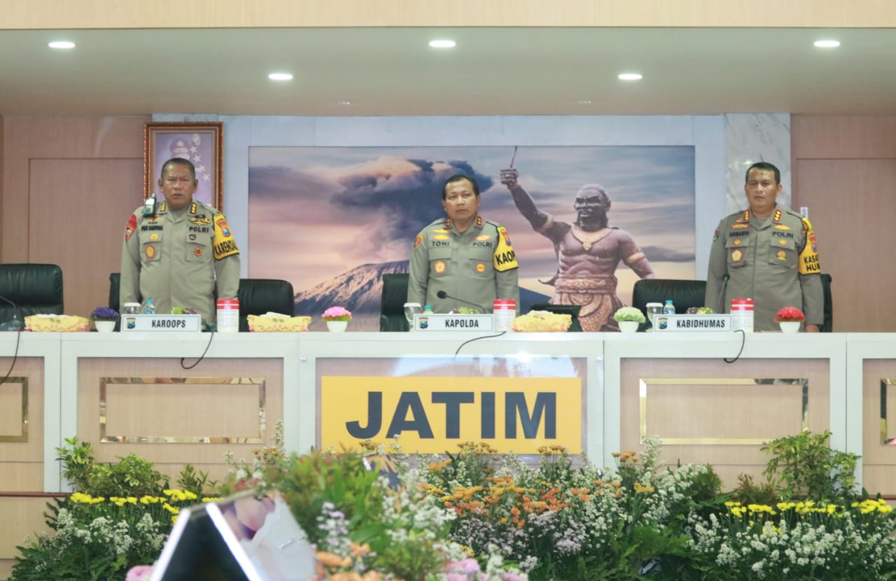 Rilis Akhir Tahun Kapolda Jatim Soroti Kejadian Kecelakaan Kereta Api