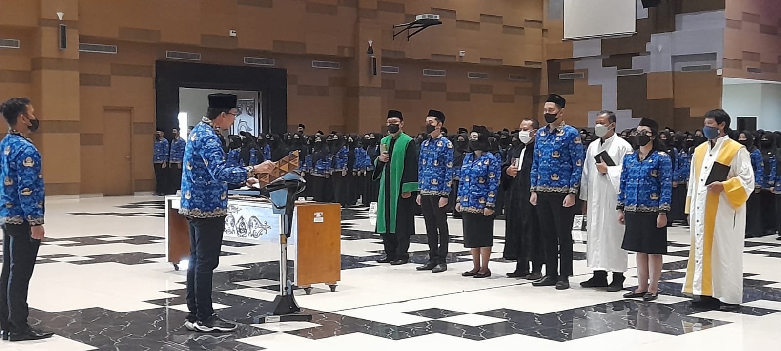 PNS yang Baru Disumpah untuk Menjadi Abdi Rakyat yang Benar