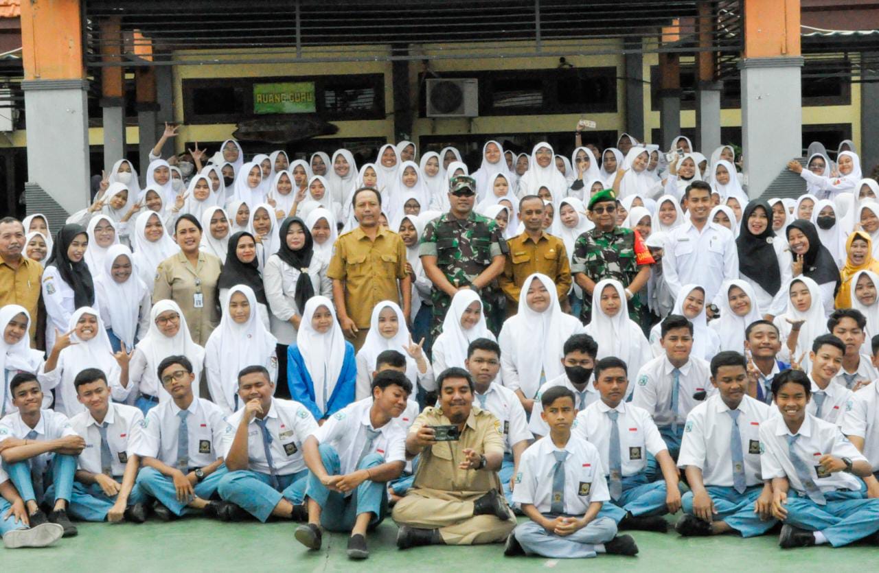 Keliling Sekolah Di Wilayah Gresik, Dandim Bekali Pelajar Materi Wasbang