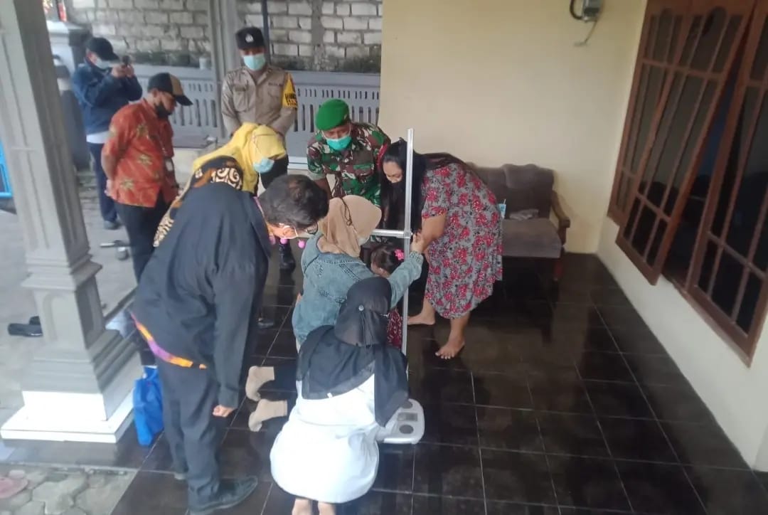 Empat Pilar Kelurahan Benowo Kunjungi Balita Stunting di Wilayah