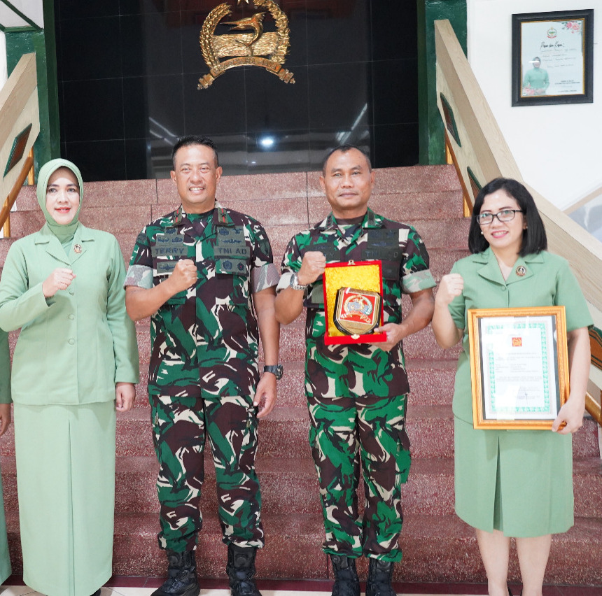 Danrem 084/BJ Pimpin Serah Terima Jabatan Kasiter dan Dandim 0832/Surabaya Selatan