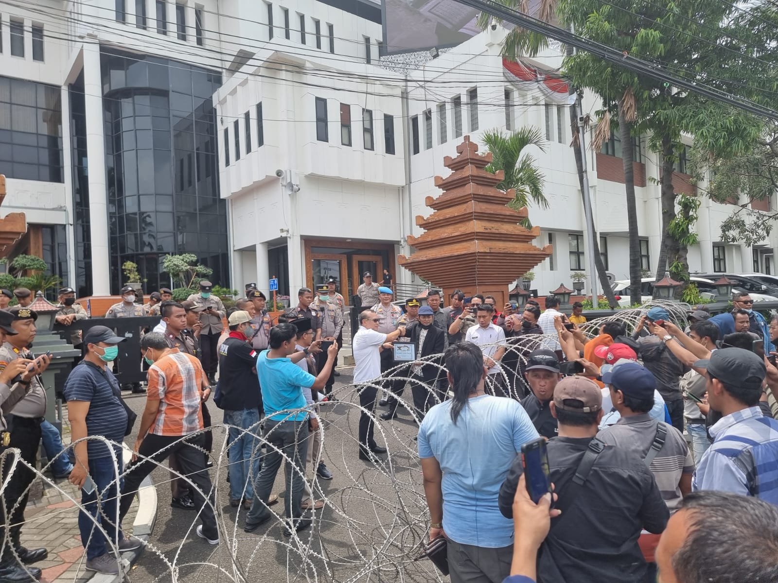 Terkait Dana Hibah, Jatim One Mendesak KPK segera Panggil dan Periksa Ketua DPRD Provinsi Jawa Timur