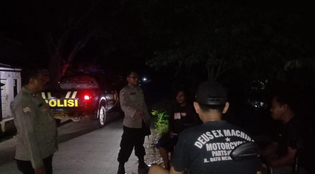 Patroli Prekat Polsek Tempuran Sambangi Pemuda yang sedang Nongkrong