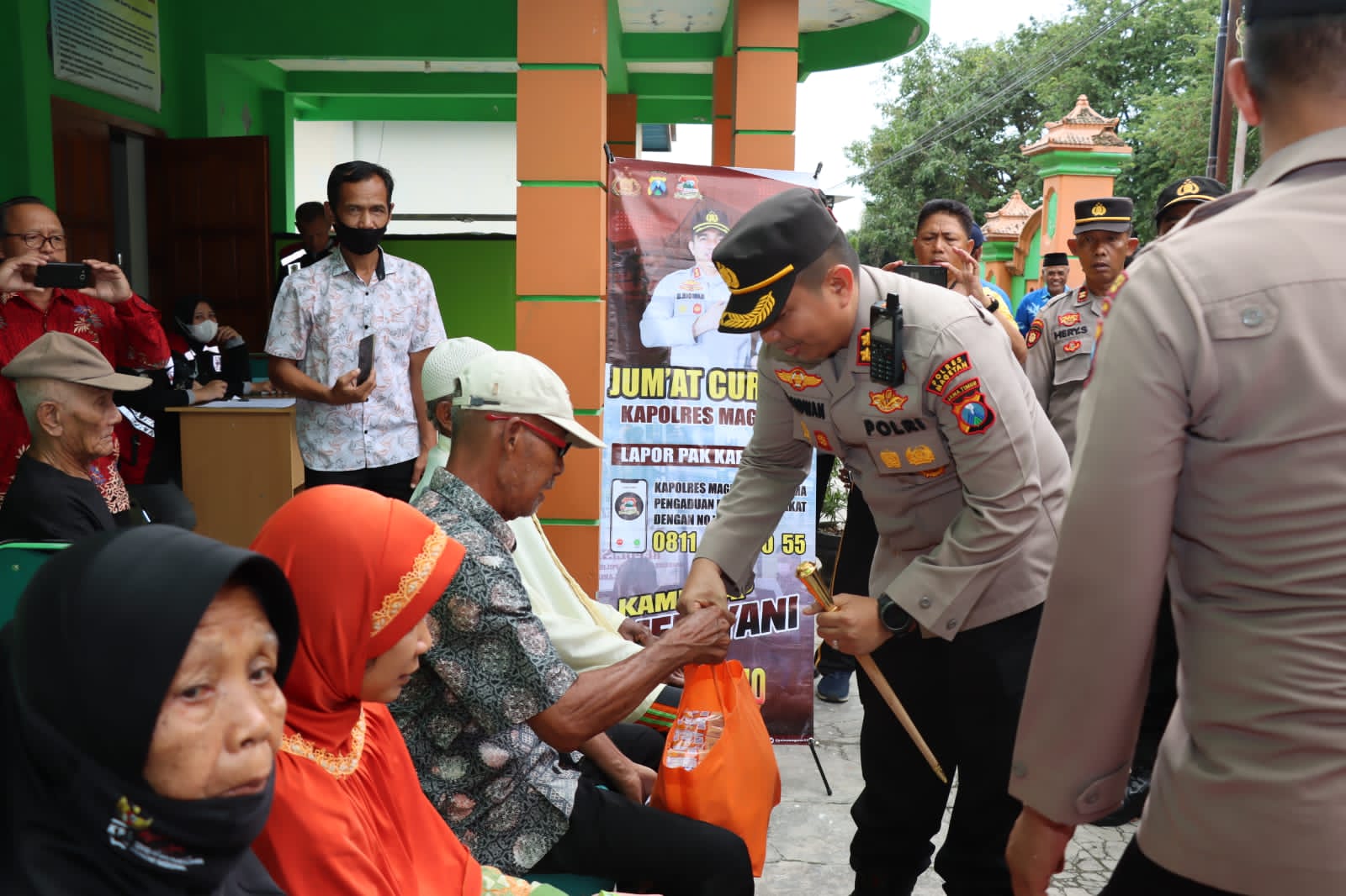 Polisi di Magetan ini Peduli, Jumat Curhat Gelar Bhakti Kesehatan Gratis untuk Warga