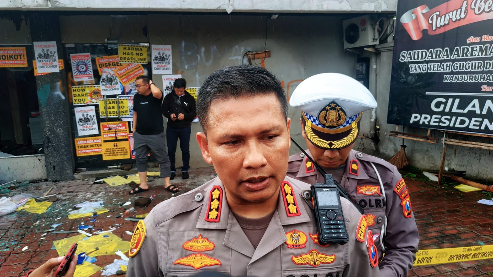 Polisi Amankan 107 Orang yang Diduga Terlibat Kericuhan di Kantor Arema FC Malang