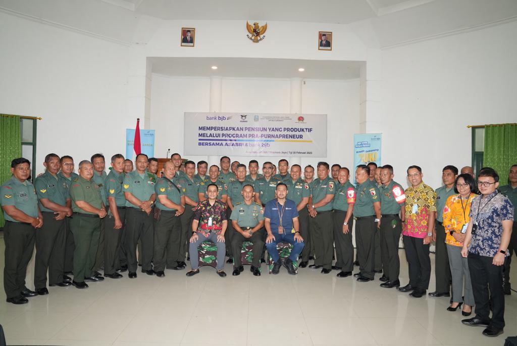 Sosialisasi Layanan Bank BJB Kepada Prajurit dan PNS Korem 084/BJ