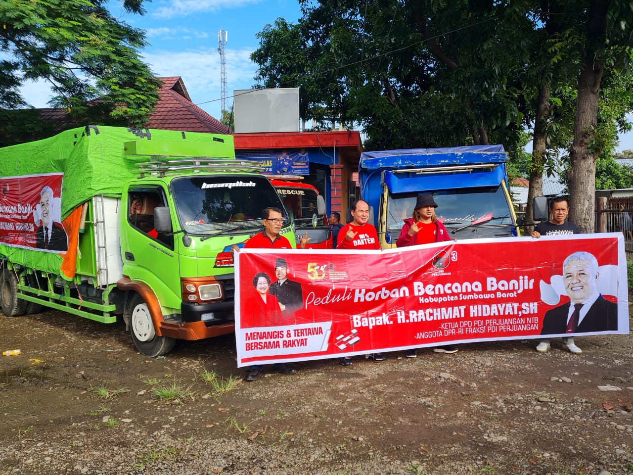 Aksi Kemanusiaan di Sumbawa Barat, Rachmat Hidayat Kirim Tiga Truk Bantuan untuk Korban Bencana Banjir