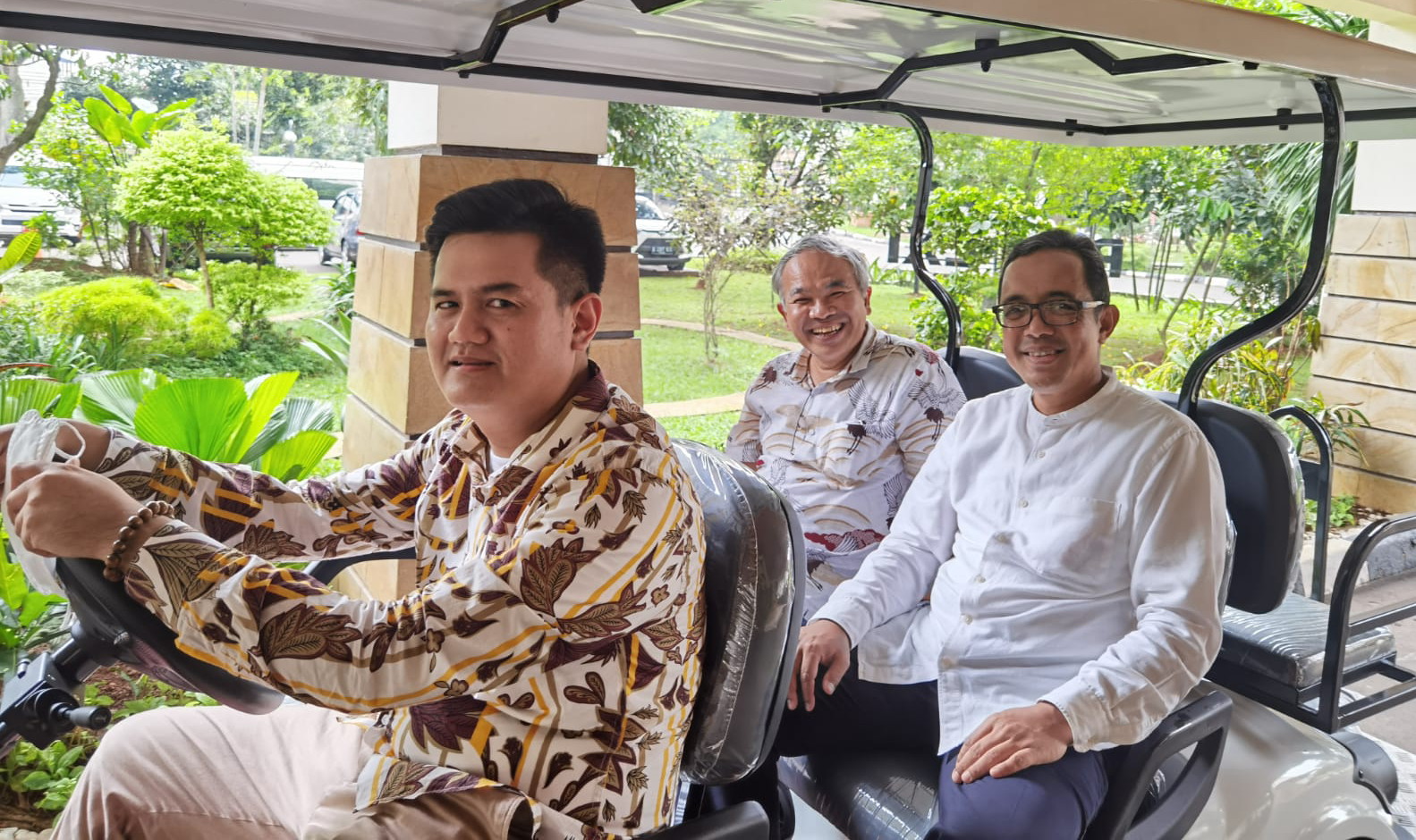 Dapat Banyak Hadiah dari Kepala BPSDM Kemenkumham Dr Asep Kurnia