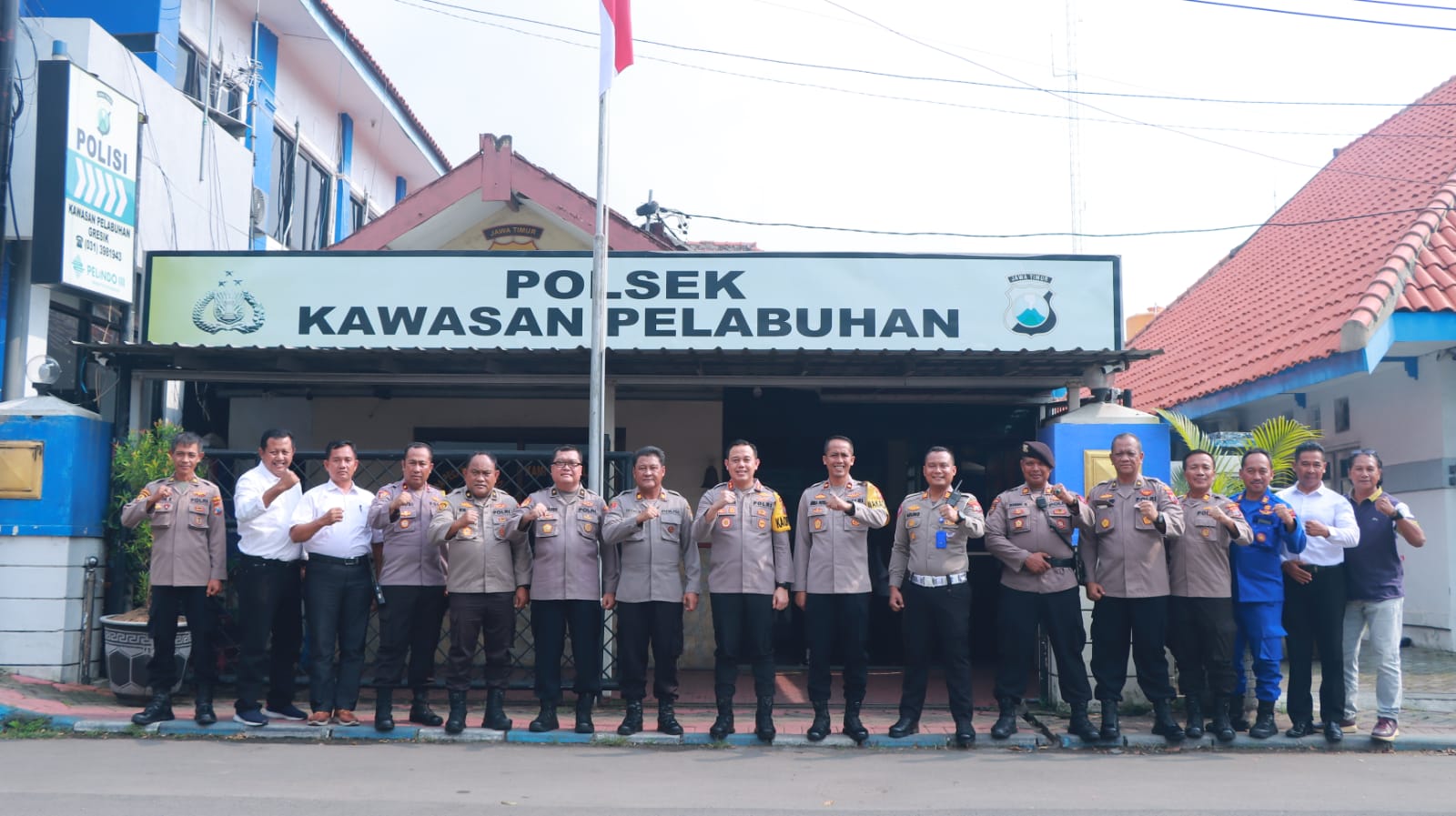 Kapolres Gresik Tinjau Layanan di Polsek Gresik Kota dan Polsek Kawasan Pelabuhan