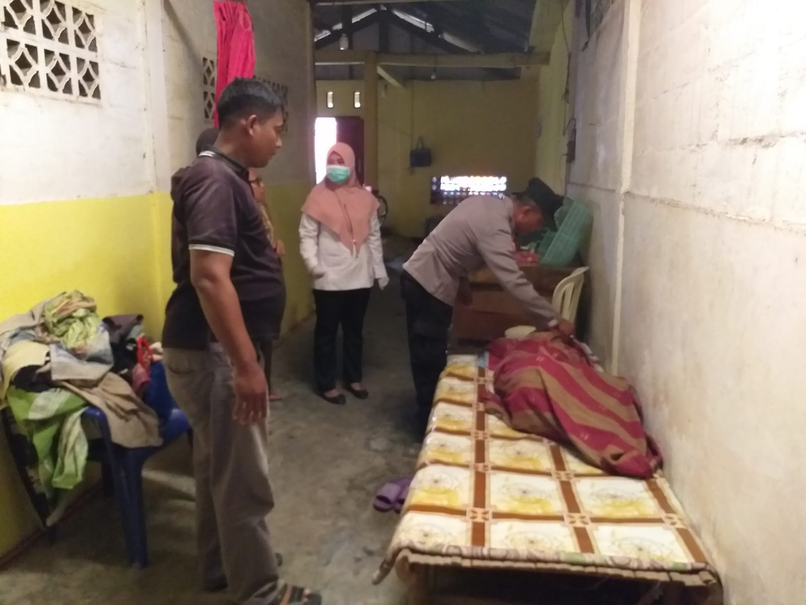 Polres Gresik Bantu Evakuasi Warga ODGJ