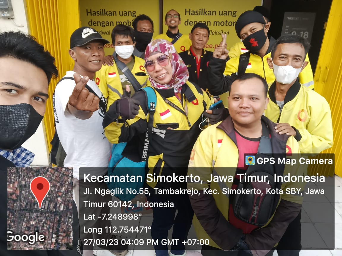 Patriot Maxim Bagi Takjil Di Simpang Empat Ngaglik Surabaya.