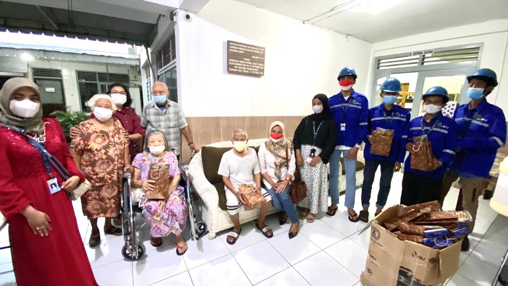 EXA Institut Kunjungi Panti Surya Untuk Berbagi Ceria Bersama Para Lansia