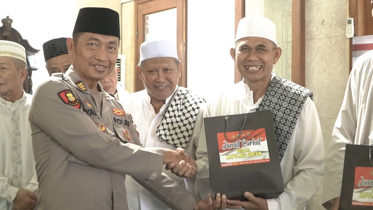 Polres Gresik sapa Warga Saat Jumat Curhat di Masjid Nurul Islah