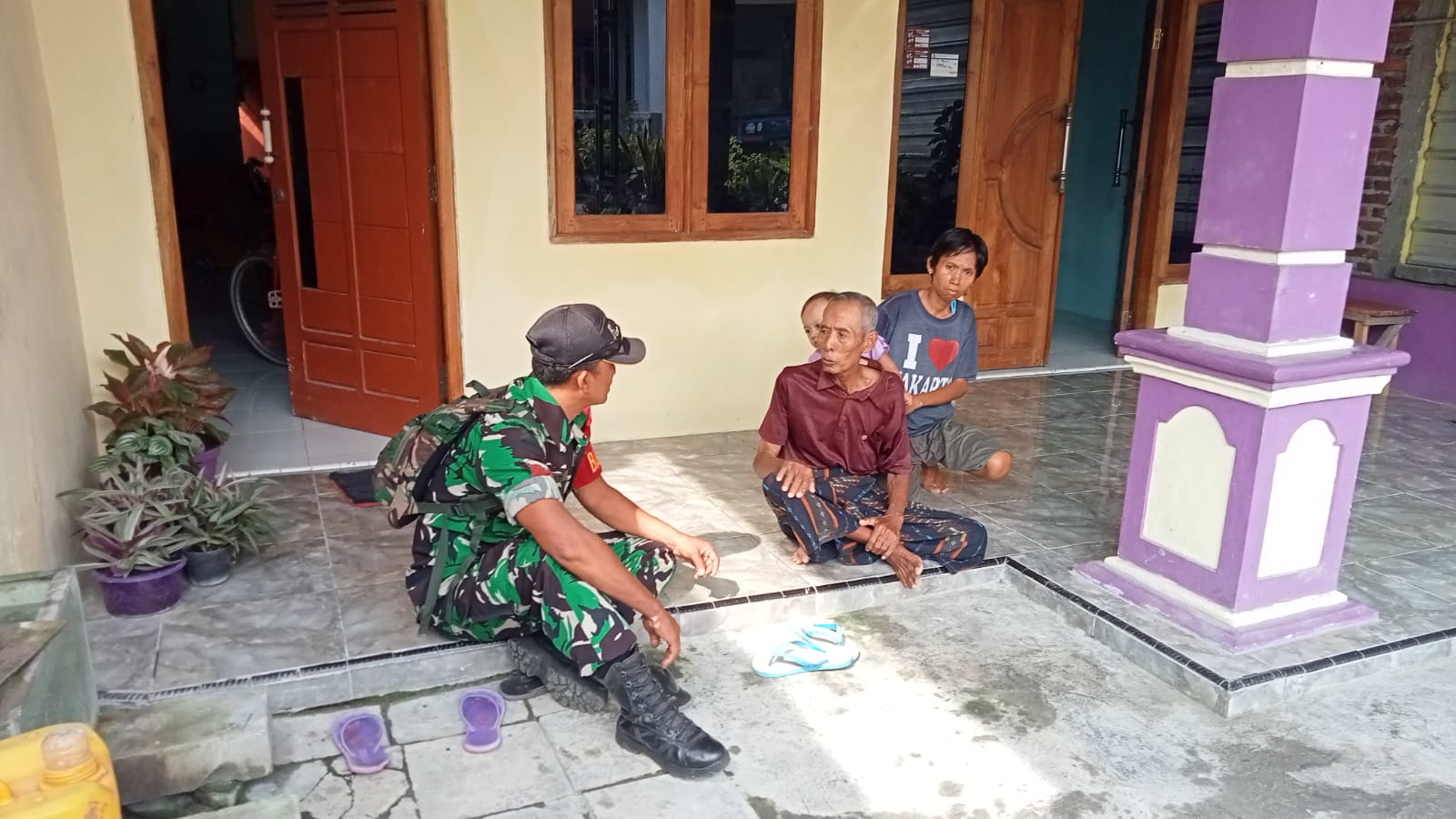 Anjangsana Babinsa Cerme, Mengayomi Masyarakat serta Jaga Ketertiban dan Keamanan Wilayah Binaan