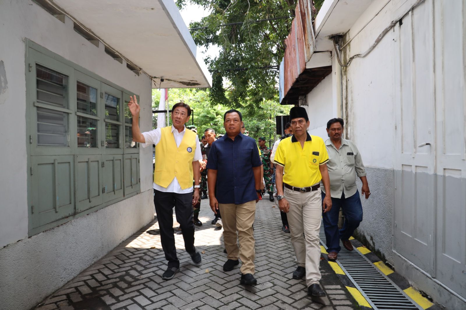 Pangdam Brawijaya Salurkan Sembako di Yayasan Harapan Tama