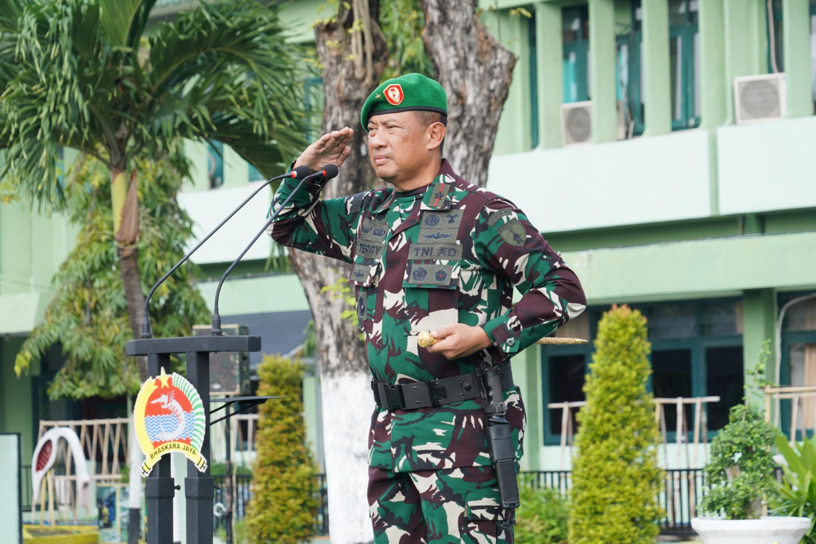 TNI Harus Selalu Hadir Membantu dan Mengatasi Kesulitan Masyarakat