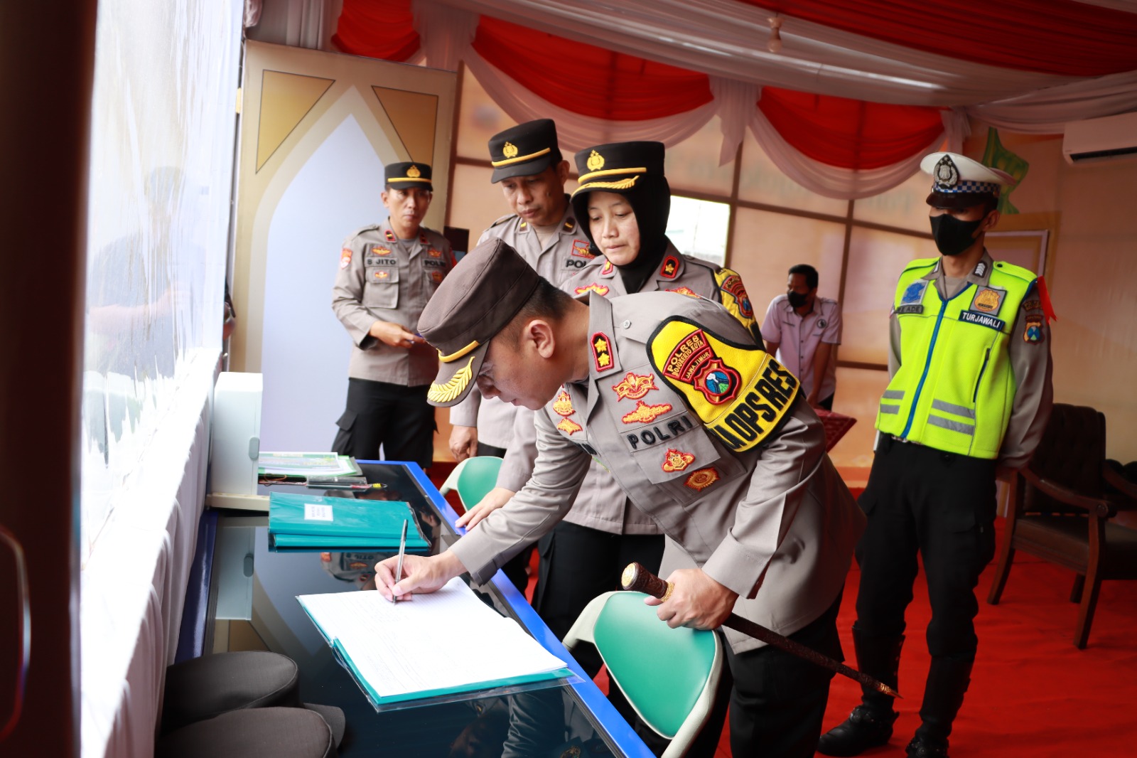 Kapolresta Mojokerto Tinjau Kesiapan Petugas Pospam dan Posyan, Pastikan Mudik Aman Berkesan