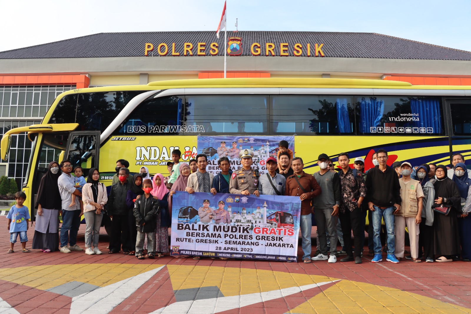 Polres Gresik Berangkatkan 4 Bus Balik Mudik Tujuan Semarang Dan Jakarta
