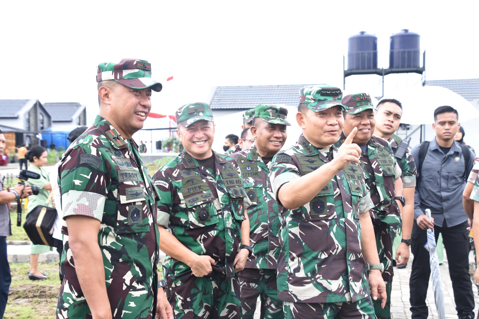 Perkembangan Pembangunan Yonif 516/CY Wedoroanom ditinjau KASAD