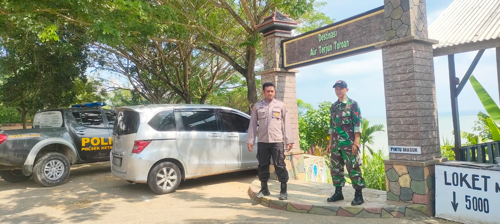 Babinsa Koramil 07 dan Polsek Ketapang Monitoring Patroli Kondusifitas Wilayah Binaan