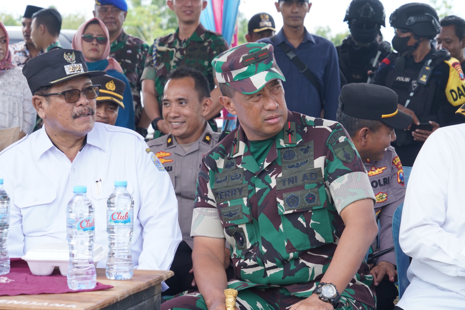 Pilkades Serentak di Kabupaten Bangkalan ditinjau oleh Pangdam V/Brawijaya dan Danrem 084/Bhaskara Jaya