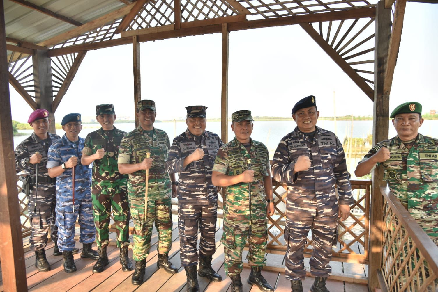 Puncak Penanaman Mangrove Nasional Secara Serentak Jajaran TNI di Seluruh Indonesia